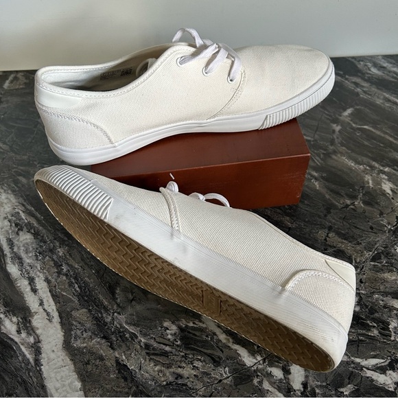 Carlo Lace-Up Sneaker - Picture 10 of 10